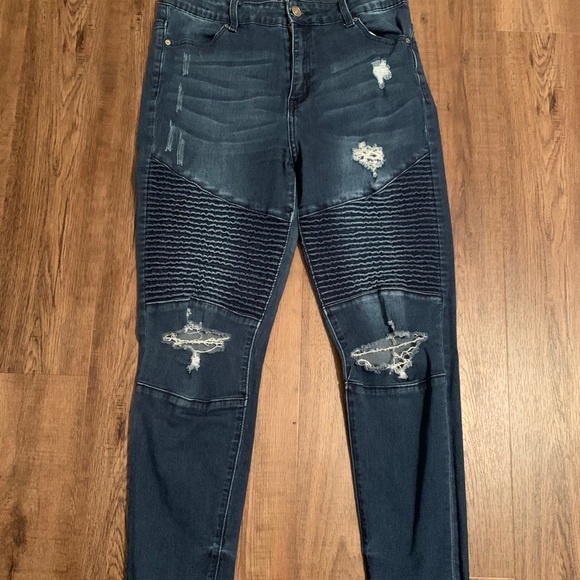 Jeans - Picture 2 of 2